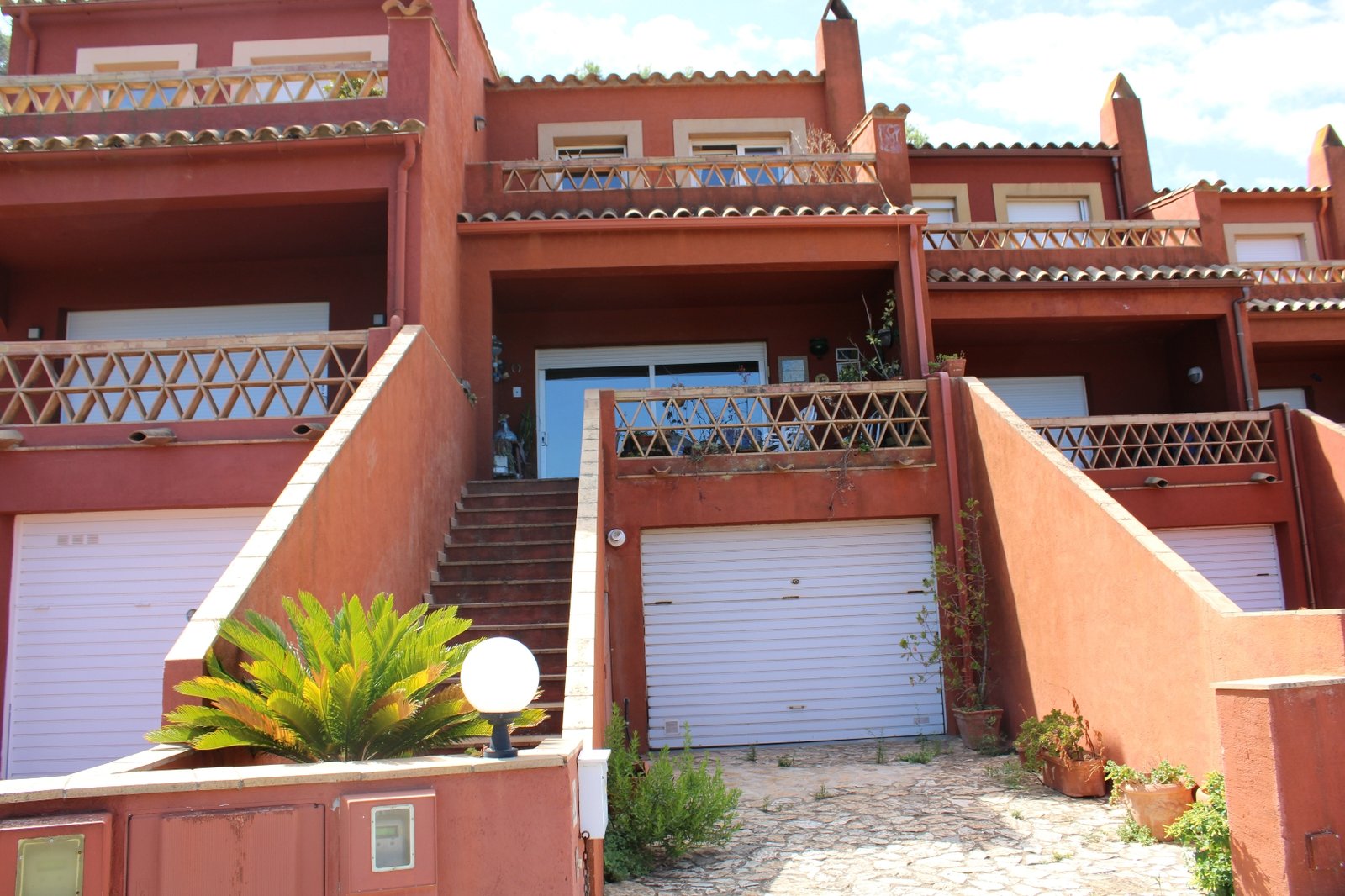 Casa adossada amb meravelloses vistes al mar i accés a peu al centre del poble